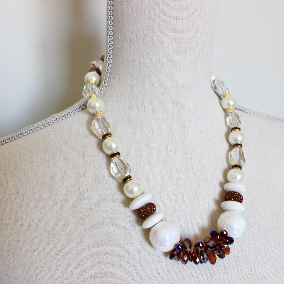 Cognac Crystals Pearls Necklace - Picture 6 of 6